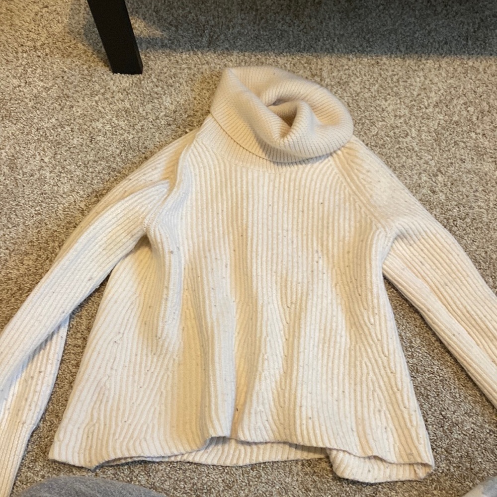 Gap cream sweater medium